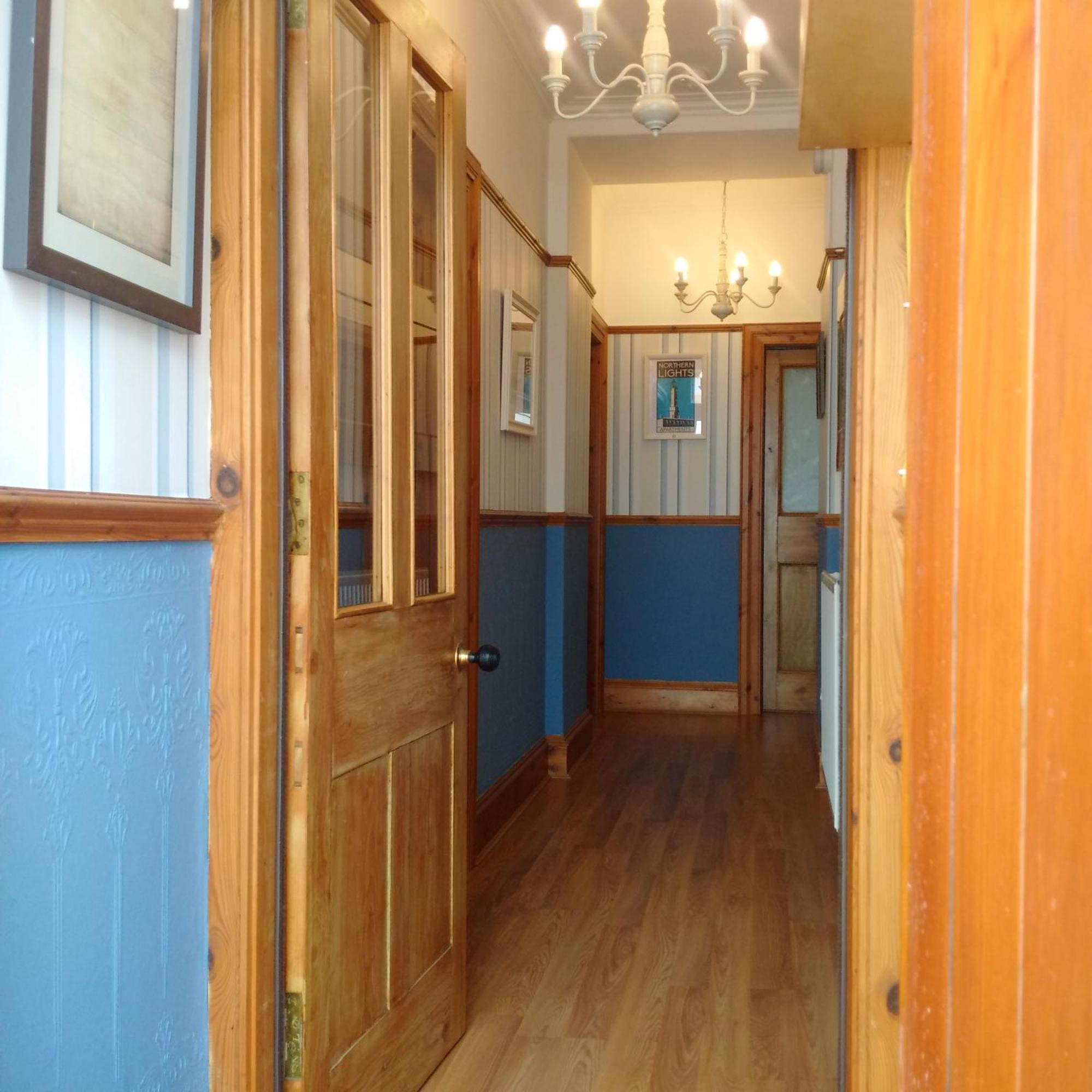 Aberdeen Lighthouse Cottages - Coastal, Dolphins Room photo