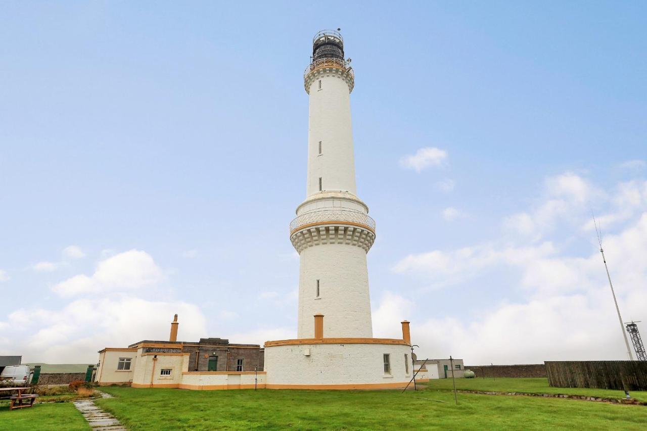 Aberdeen Lighthouse Cottages - Coastal, Dolphins Exterior photo